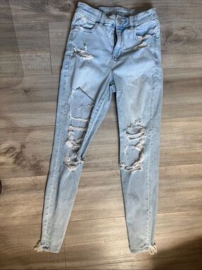 American Eagle Outfitters Light Wash Distressed Skinny Jeans